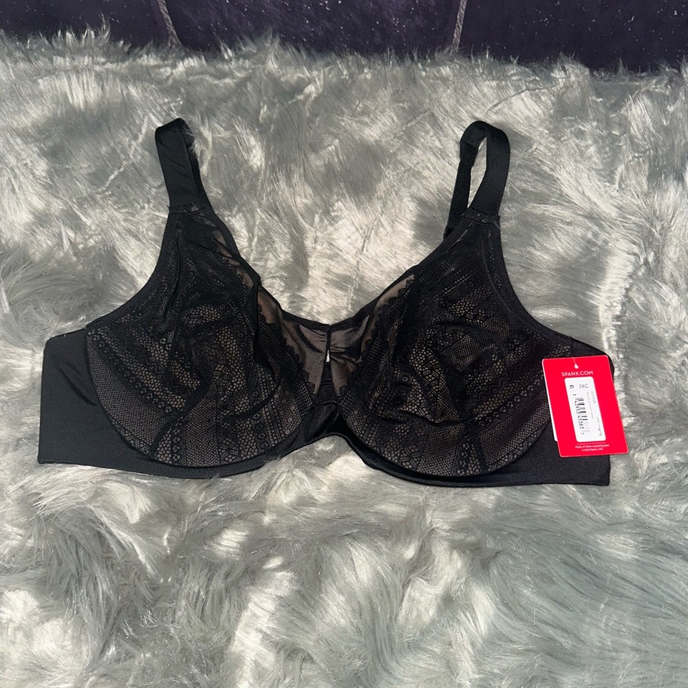 Size 38C Spanx illusion lace minimize